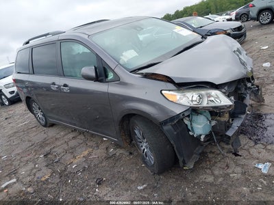 TOYOTA SIENNA 2018