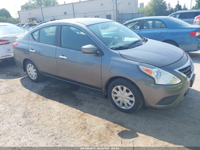 NISSAN VERSA 2017