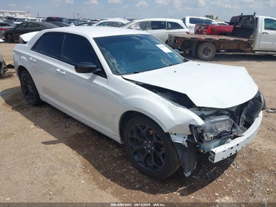 CHRYSLER 300 2019