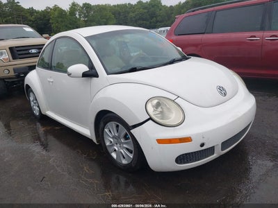 VOLKSWAGEN NEW BEETLE 2010