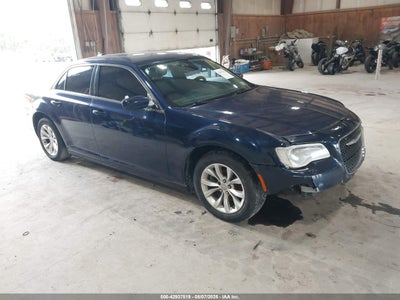 CHRYSLER 300 2015