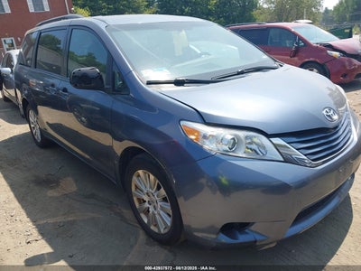 TOYOTA SIENNA 2015