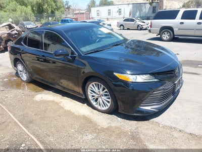 TOYOTA CAMRY 2018