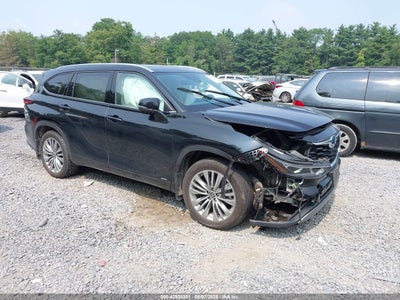TOYOTA HIGHLANDER HYBRID 2024