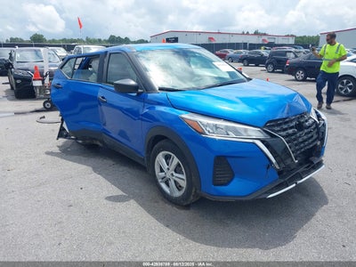 NISSAN KICKS 2023