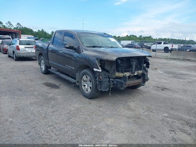 NISSAN TITAN 2019