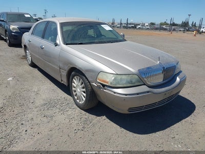 LINCOLN TOWN CAR 2003