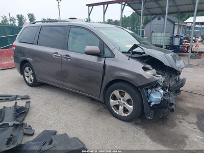 TOYOTA SIENNA 2014