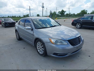 CHRYSLER 200 2013