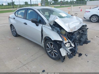 NISSAN VERSA 2024