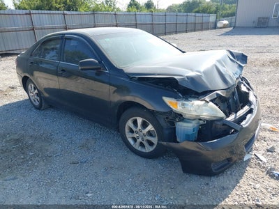 TOYOTA CAMRY 2011