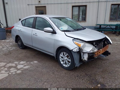 NISSAN VERSA 2016