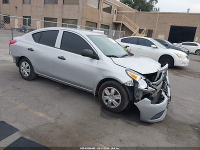 NISSAN VERSA 2015