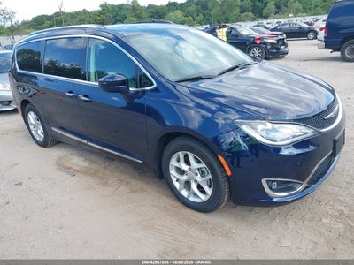 CHRYSLER PACIFICA 2018