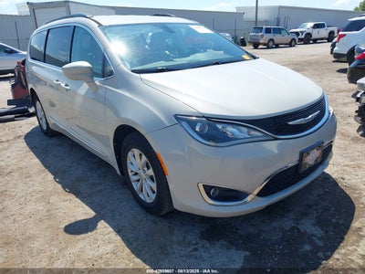 CHRYSLER PACIFICA 2017