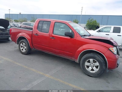 NISSAN FRONTIER 2016