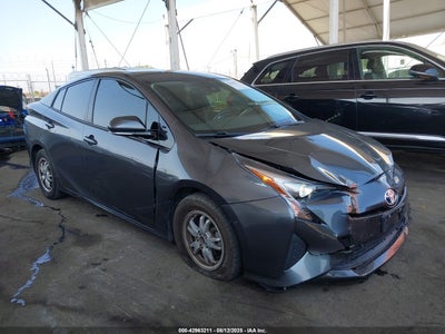 TOYOTA PRIUS 2017