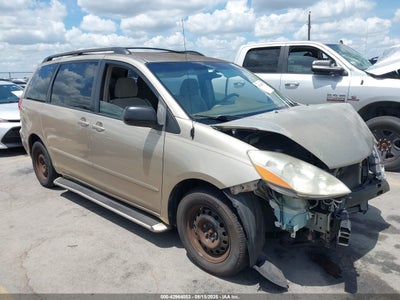 TOYOTA SIENNA 2010