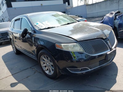 LINCOLN MKT 2014