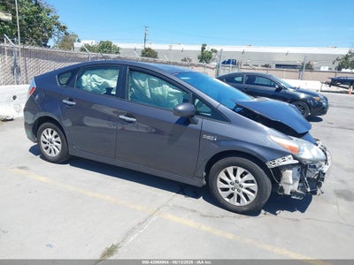 TOYOTA PRIUS PLUG-IN 2015
