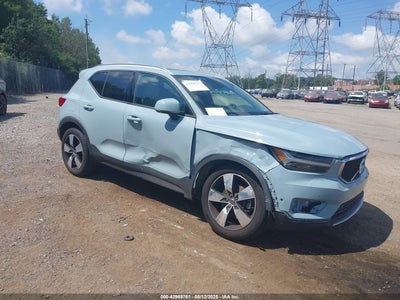 VOLVO XC40 2019