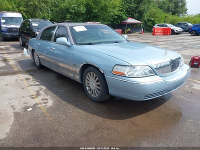 LINCOLN TOWN CAR 2005