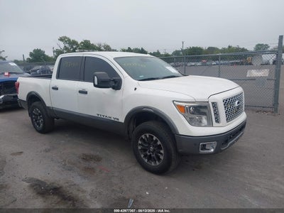 NISSAN TITAN 2019