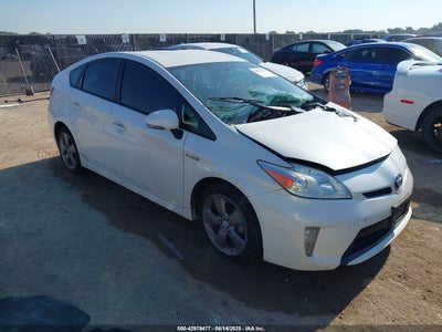 TOYOTA PRIUS 2015