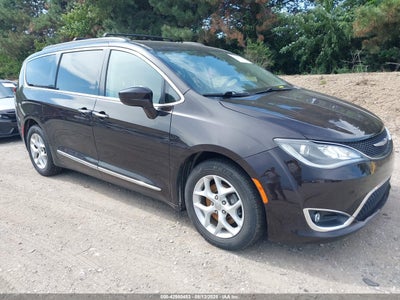 CHRYSLER PACIFICA 2017