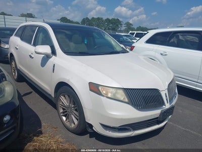 LINCOLN MKT 2014