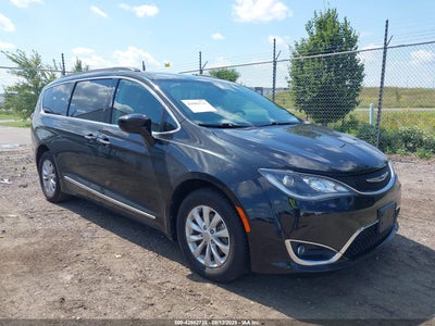 CHRYSLER PACIFICA 2017