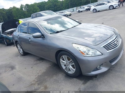 INFINITI Q40 2015