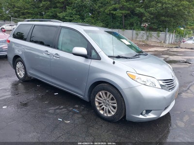 TOYOTA SIENNA 2014