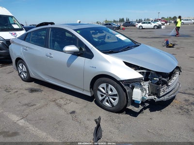 TOYOTA PRIUS 2016