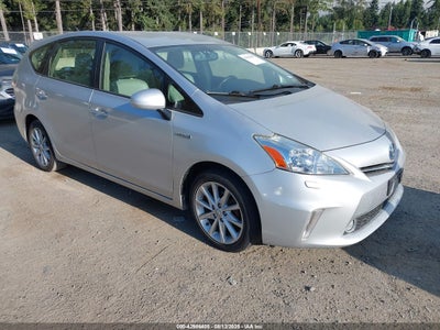 TOYOTA PRIUS V 2012