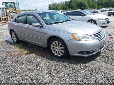CHRYSLER 200 2013