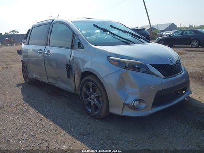 TOYOTA SIENNA 2015