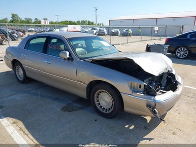 LINCOLN TOWN CAR 2000