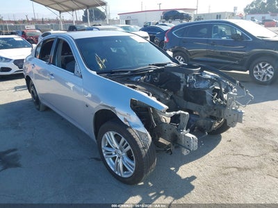 INFINITI Q40 2015