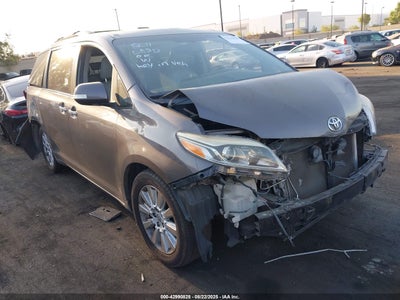 TOYOTA SIENNA 2015