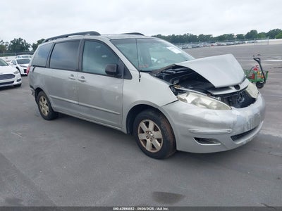 TOYOTA SIENNA 2010