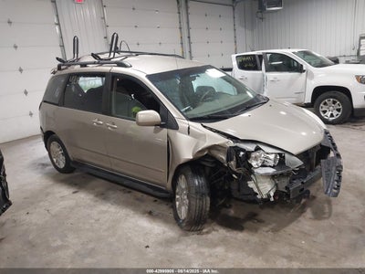 TOYOTA SIENNA 2009