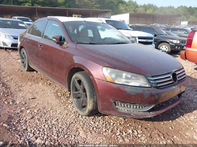 VOLKSWAGEN PASSAT 2012