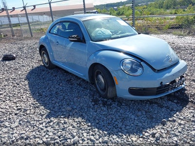 VOLKSWAGEN BEETLE 2013