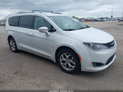 CHRYSLER PACIFICA 2017
