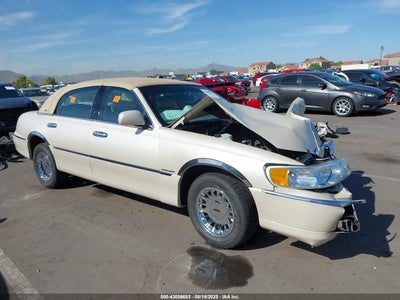 LINCOLN TOWN CAR 2002