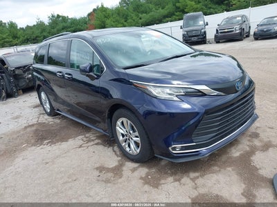 TOYOTA SIENNA 2023