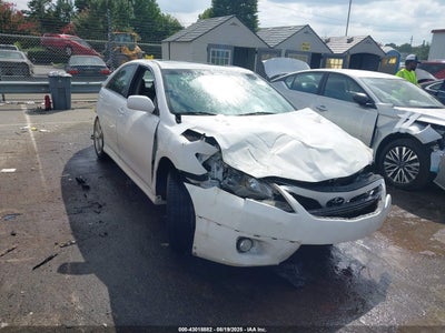 TOYOTA CAMRY 2011