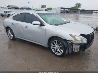 NISSAN MAXIMA 2011
