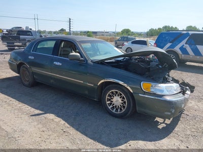 LINCOLN TOWN CAR 2001